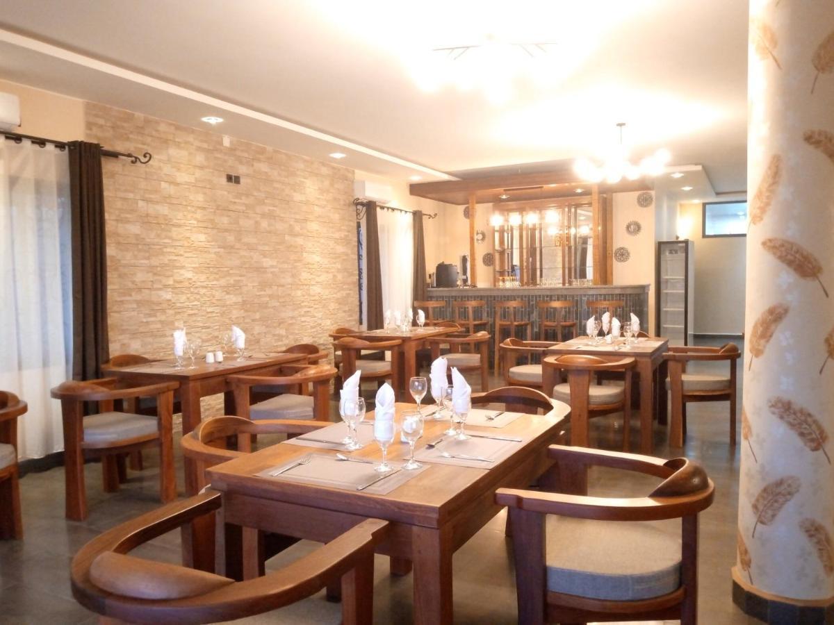 Soa Lia Hotel Miandrivazo Buitenkant foto