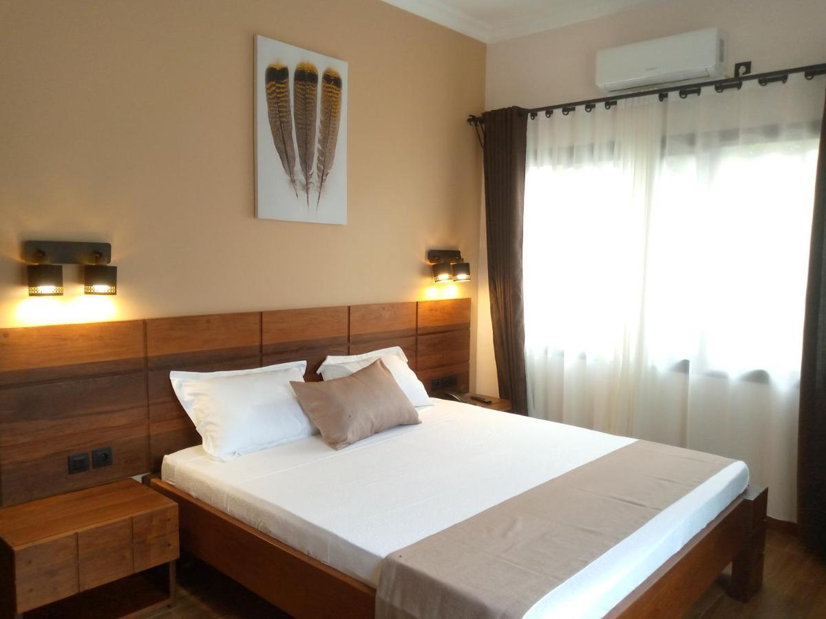 Soa Lia Hotel Miandrivazo Buitenkant foto
