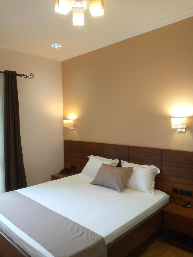 Soa Lia Hotel Miandrivazo Buitenkant foto