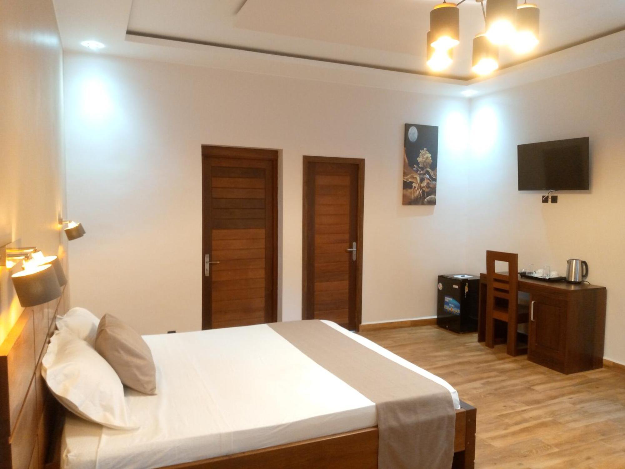 Soa Lia Hotel Miandrivazo Buitenkant foto